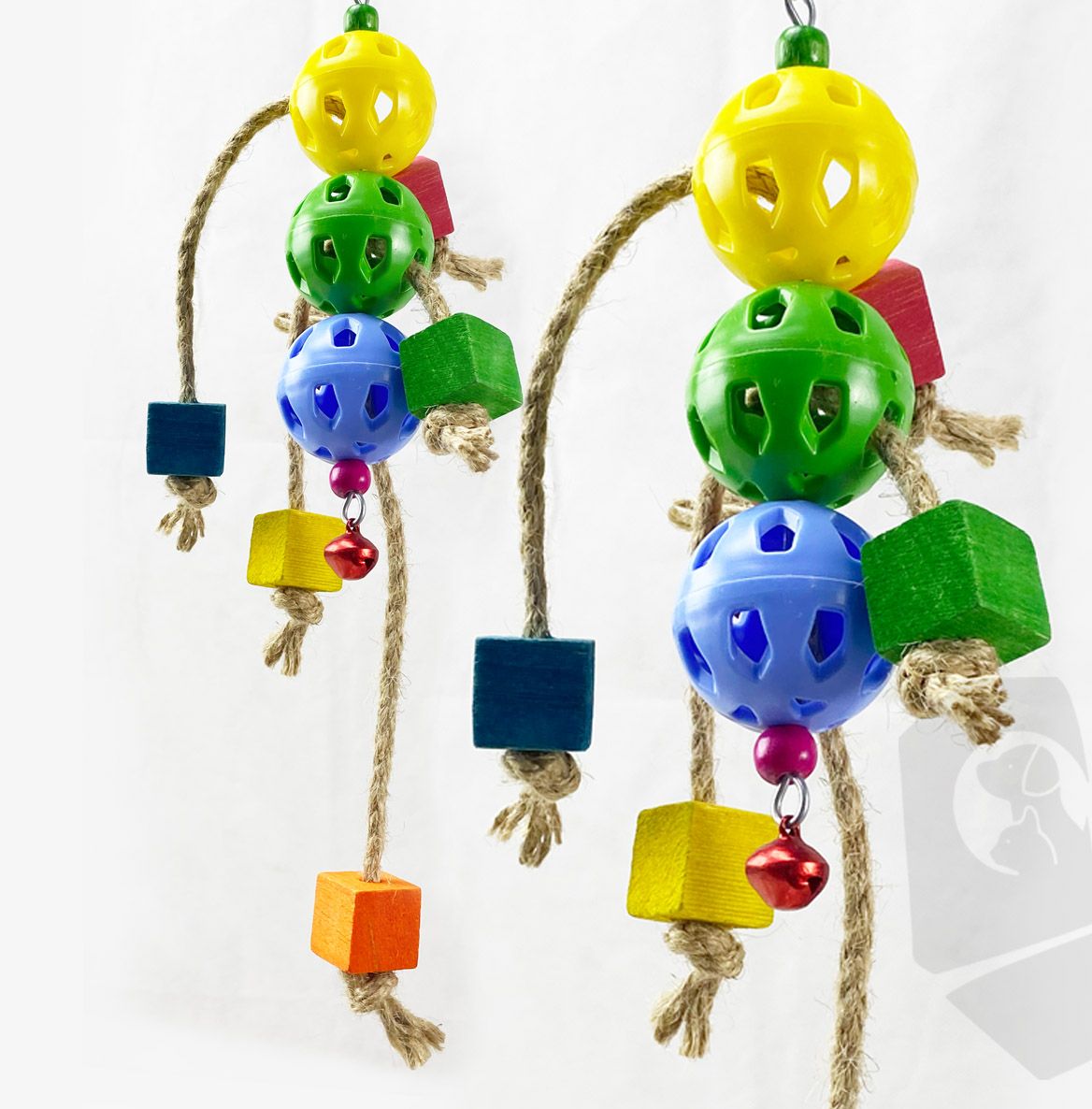 Juguete para pajaros con 3 bolas de plastico, cuerdas y cascabel 9x28cm